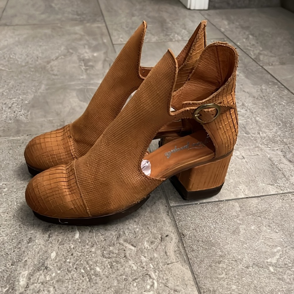 Free People Leather Sandals